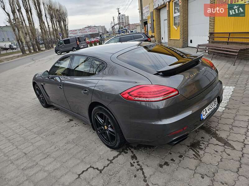 Фастбек Porsche Panamera 2013 в Черкасах