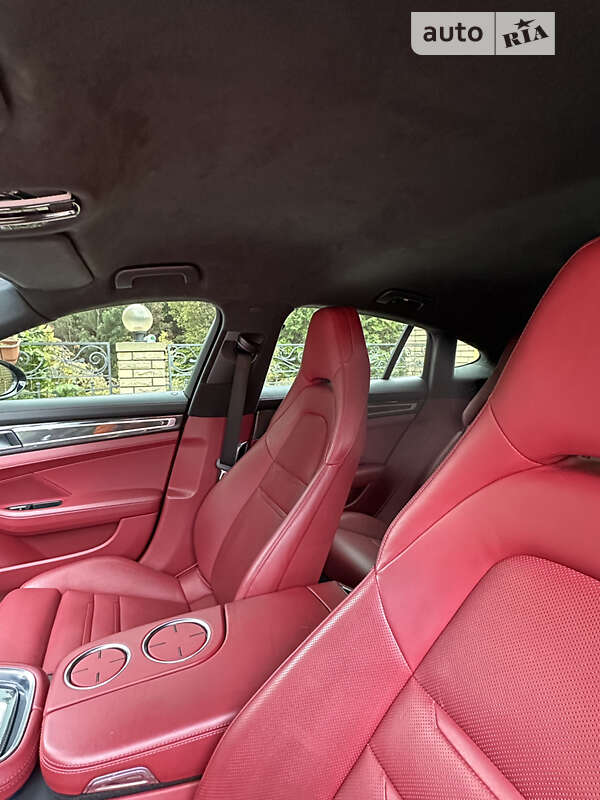 Фастбек Porsche Panamera 2017 в Дніпрі