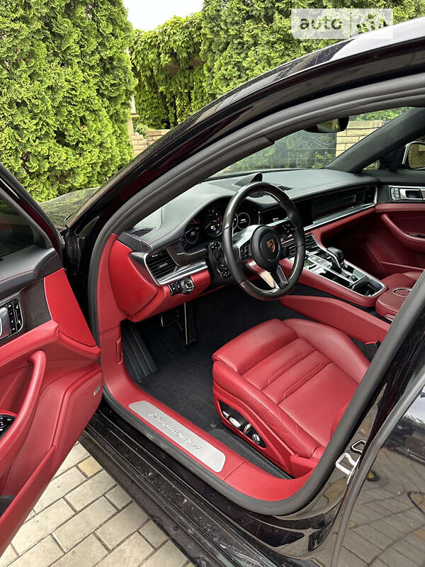 Фастбек Porsche Panamera 2017 в Дніпрі