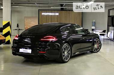 Фастбэк Porsche Panamera 2016 в Киеве