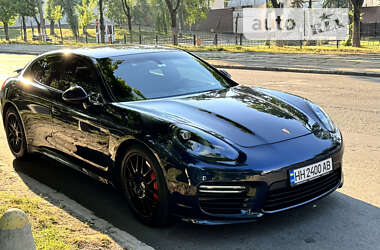 Фастбэк Porsche Panamera 2014 в Киеве