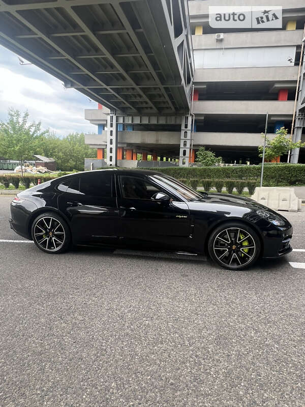 Porsche Panamera 2019