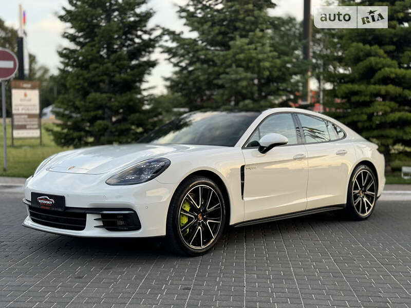 Фастбек Porsche Panamera 2018 в Одесі