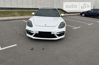 Фастбек Porsche Panamera 2018 в 