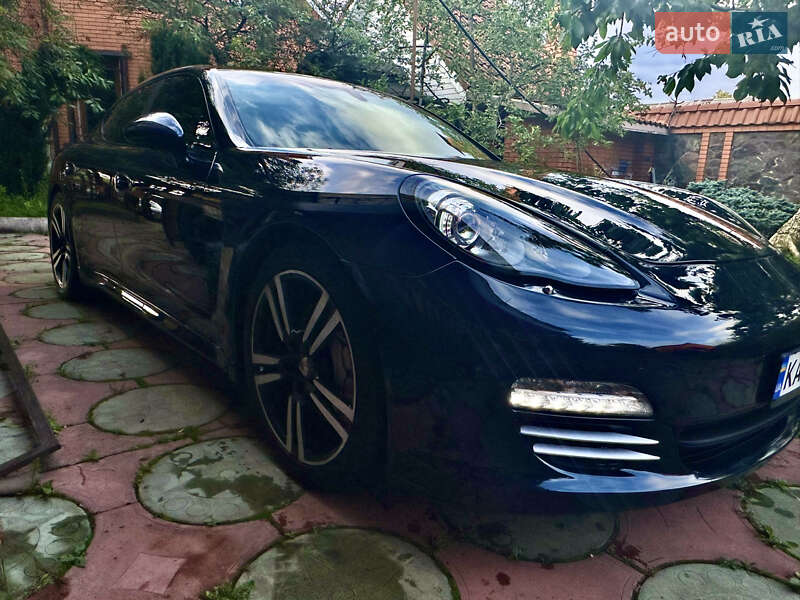 Фастбэк Porsche Panamera 2013 в Киеве