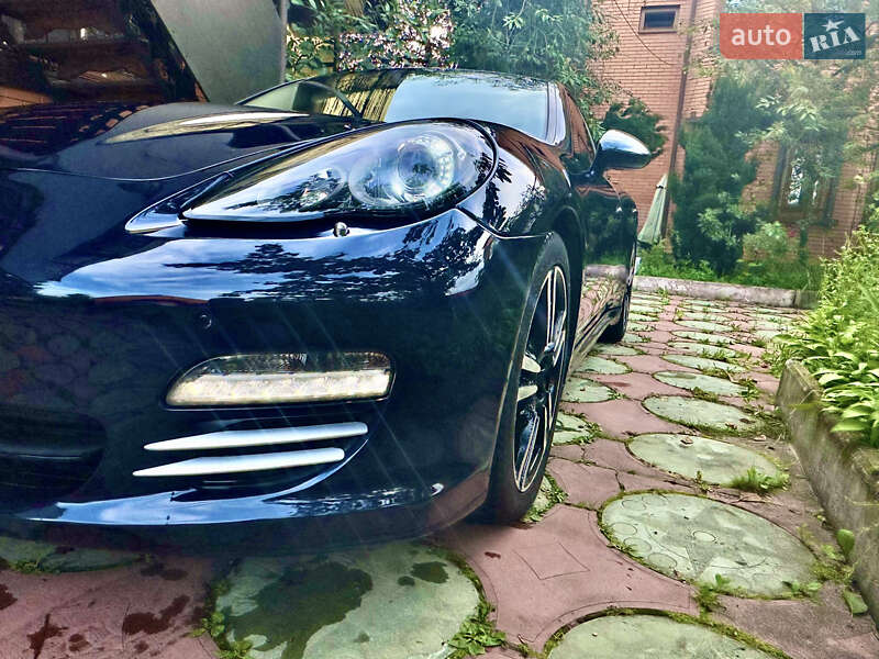 Фастбэк Porsche Panamera 2013 в Киеве