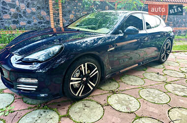 Фастбэк Porsche Panamera 2013 в Киеве
