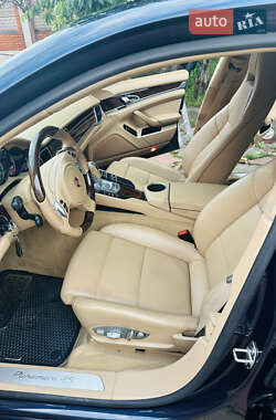 Фастбэк Porsche Panamera 2013 в 