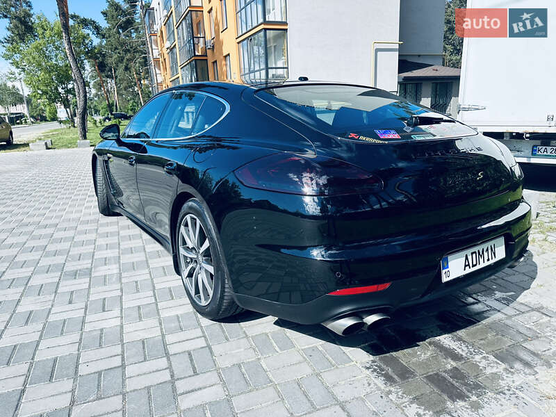 Фастбэк Porsche Panamera 2014 в Киеве