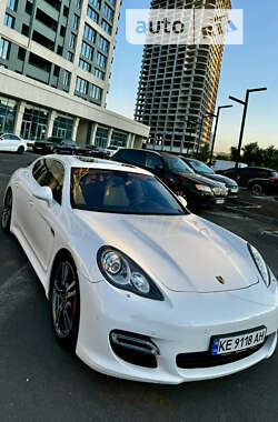 Фастбэк Porsche Panamera 2011 в Днепре