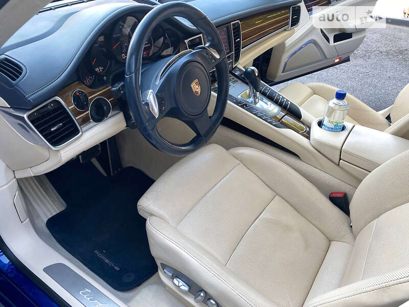 Фастбэк Porsche Panamera 2011 в Днепре