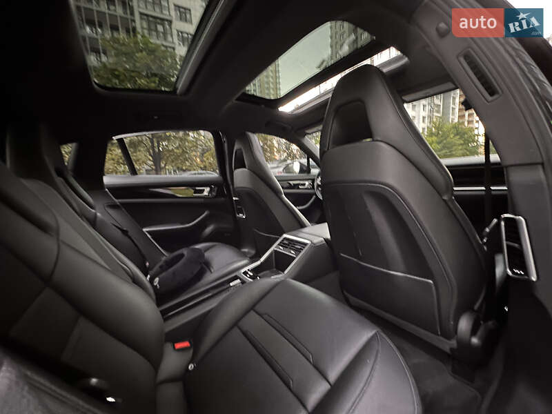 Фастбек Porsche Panamera 2018 в Києві