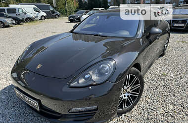 Фастбек Porsche Panamera 2010 в Києві