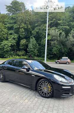 Фастбэк Porsche Panamera 2014 в Киеве