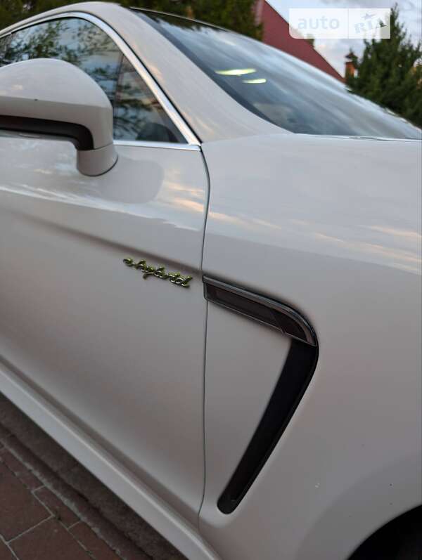 Фастбек Porsche Panamera 2014 в Ужгороді фото 11 Фастбек Porsche Panamera 2014 в Ужгороді