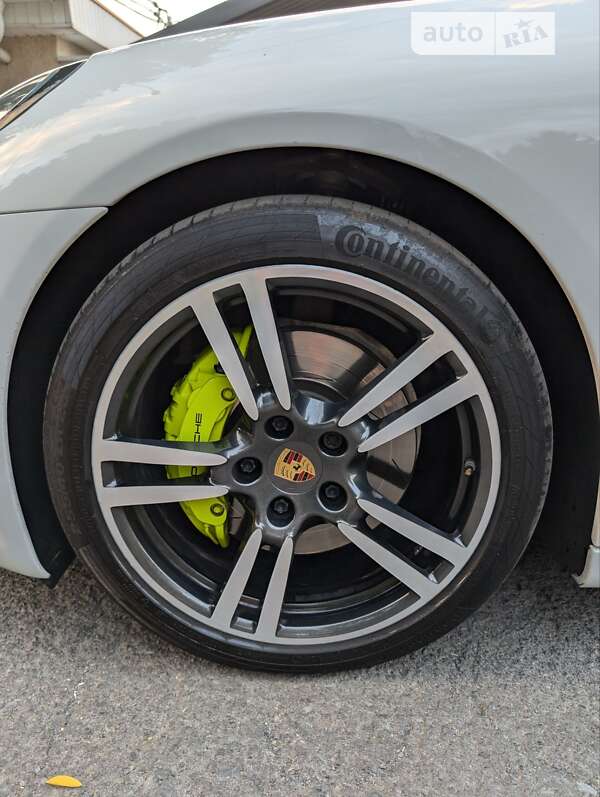 Фастбек Porsche Panamera 2014 в Ужгороді фото 15 Фастбек Porsche Panamera 2014 в Ужгороді