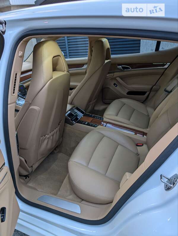 Фастбек Porsche Panamera 2014 в Ужгороді фото 27 Фастбек Porsche Panamera 2014 в Ужгороді