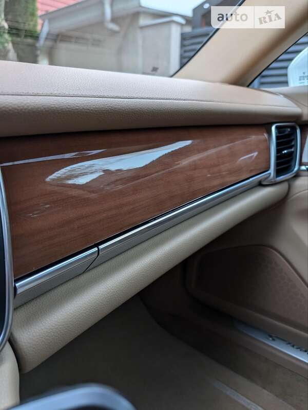 Фастбек Porsche Panamera 2014 в Ужгороді фото 56 Фастбек Porsche Panamera 2014 в Ужгороді