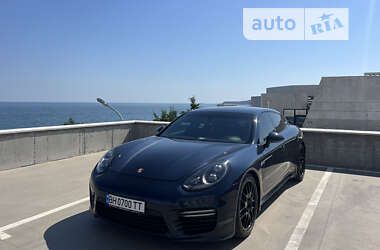 Фастбэк Porsche Panamera 2014 в Одессе