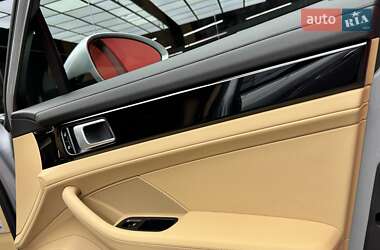 Фастбэк Porsche Panamera 2021 в 