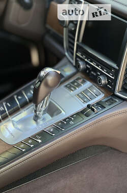 Лифтбек Porsche Panamera 2011 в 