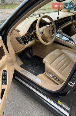 Лифтбек Porsche Panamera 2009 в 