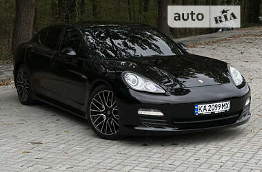 Фастбек Porsche Panamera 2011 в Вінниці