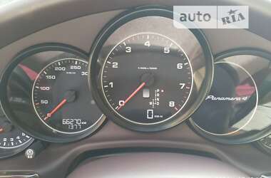Фастбэк Porsche Panamera 2011 в 