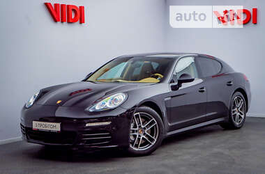 Лифтбек Porsche Panamera 2013 в Киеве