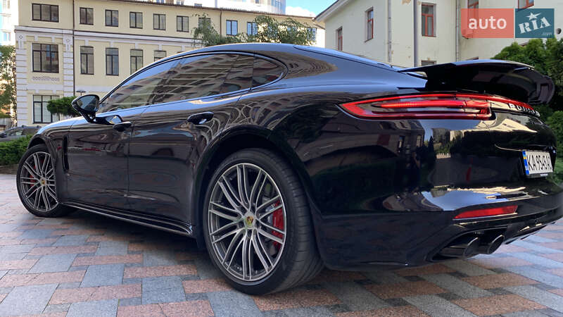 Фастбэк Porsche Panamera 2016 в Киеве