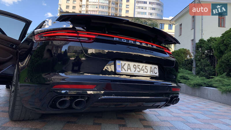 Фастбэк Porsche Panamera 2016 в Киеве