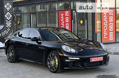 Фастбек Porsche Panamera 2014 в Луцьку