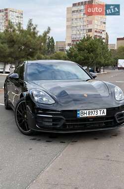 Фастбэк Porsche Panamera 2022 в Одессе