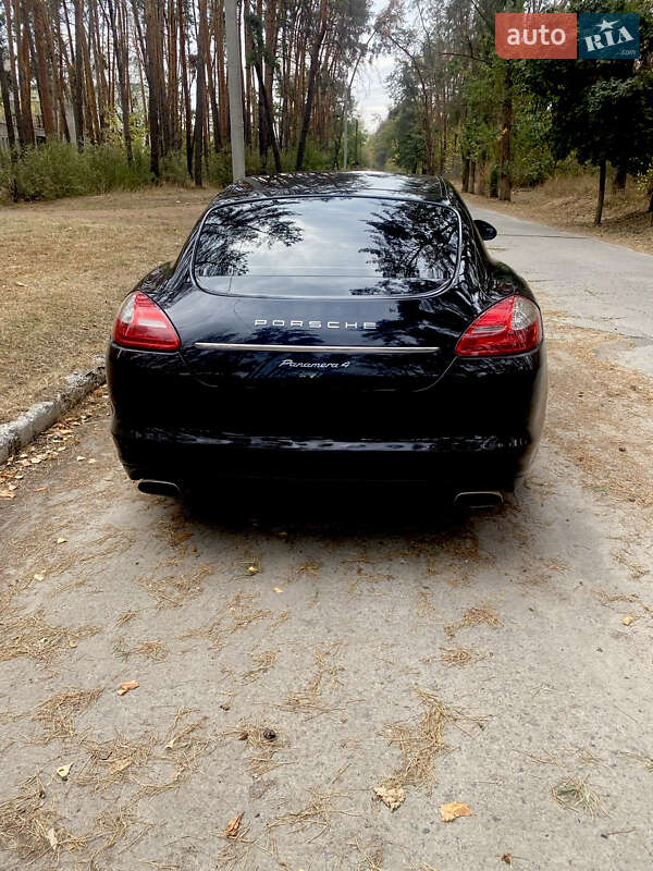 Фастбэк Porsche Panamera 2010 в Харькове