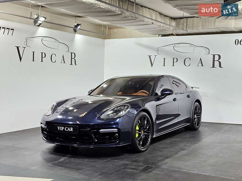 Фастбэк Porsche Panamera 2017 в Киеве