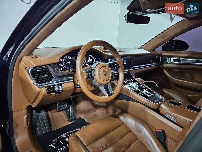 Фастбэк Porsche Panamera 2017 в Киеве