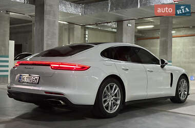 Фастбэк Porsche Panamera 2017 в 