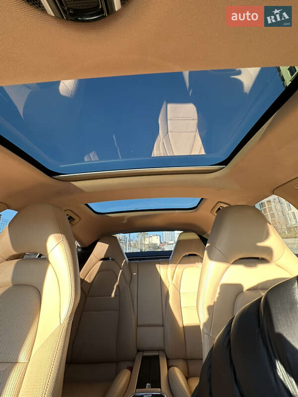 Фастбек Porsche Panamera 2017 в Львові