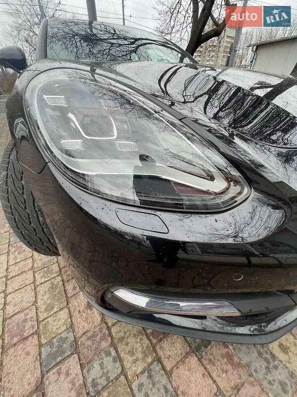 Фастбэк Porsche Panamera 2018 в Львове