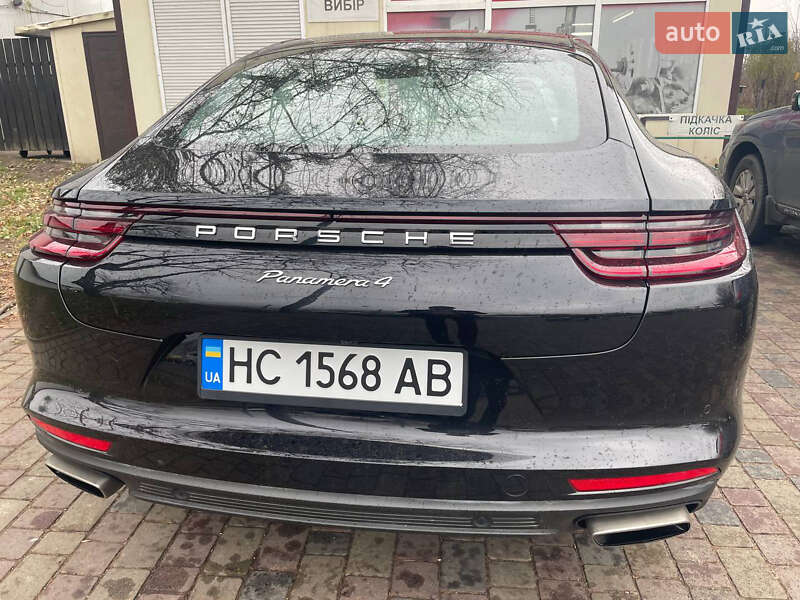 Фастбэк Porsche Panamera 2018 в Львове