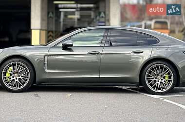 Фастбэк Porsche Panamera 2023 в Киеве