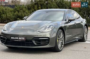 Фастбэк Porsche Panamera 2023 в Киеве