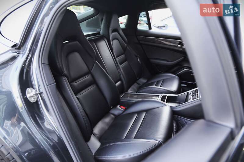 Фастбэк Porsche Panamera 2019 в Киеве