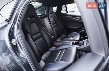 Фастбэк Porsche Panamera 2019 в 
