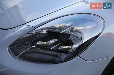 Фастбэк Porsche Panamera 2019 в 