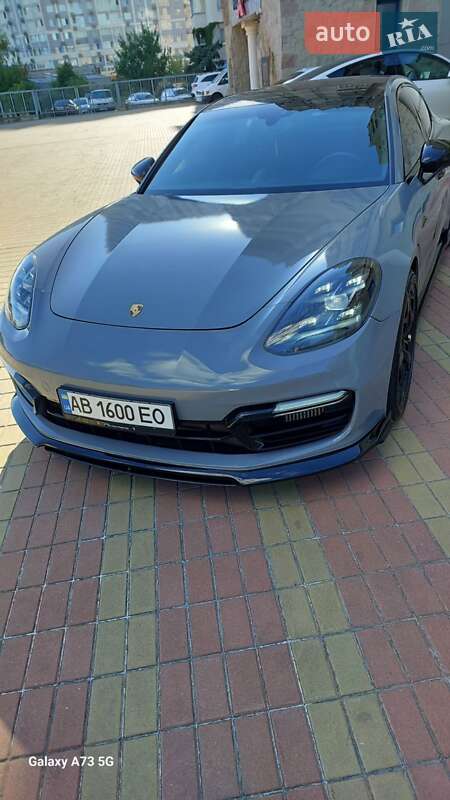 Фастбэк Porsche Panamera 2019 в Киеве