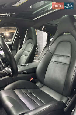 Фастбэк Porsche Panamera 2018 в 
