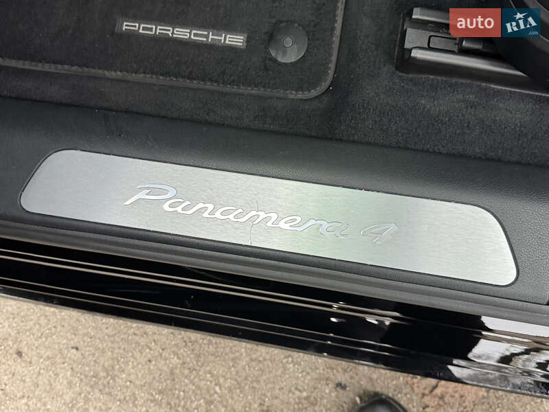 Фастбэк Porsche Panamera 2018 в Киеве