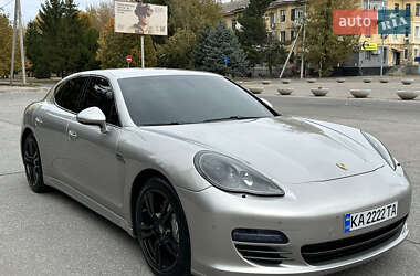 Фастбэк Porsche Panamera 2012 в Киеве