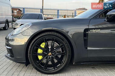 Фастбэк Porsche Panamera 2017 в 